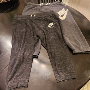 (2) Nike cropped sweatpants L/XL